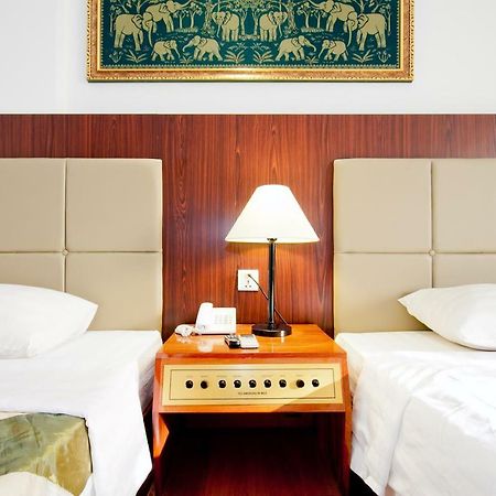 Diamond Hotel プノンペン エクステリア 写真